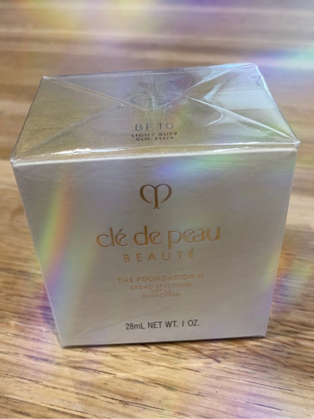 Clé de Peau Beauté The Foundation SPF 22- BF10 Light Buff- SEALED *BNIB*